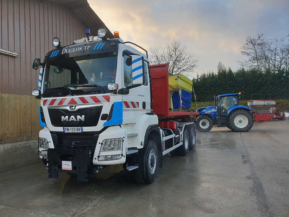 Camion pour le salage